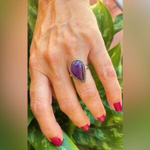 NWT Women's lilac ring plated in sterling silver. Size 7